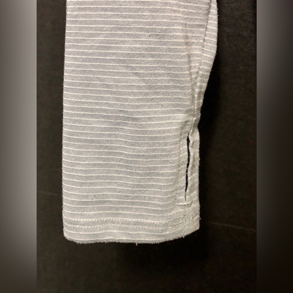 ⛵️Under Armour Gray Striped Threadborne Streaker 1/2 Zip Shirt - Picture 8 of 14